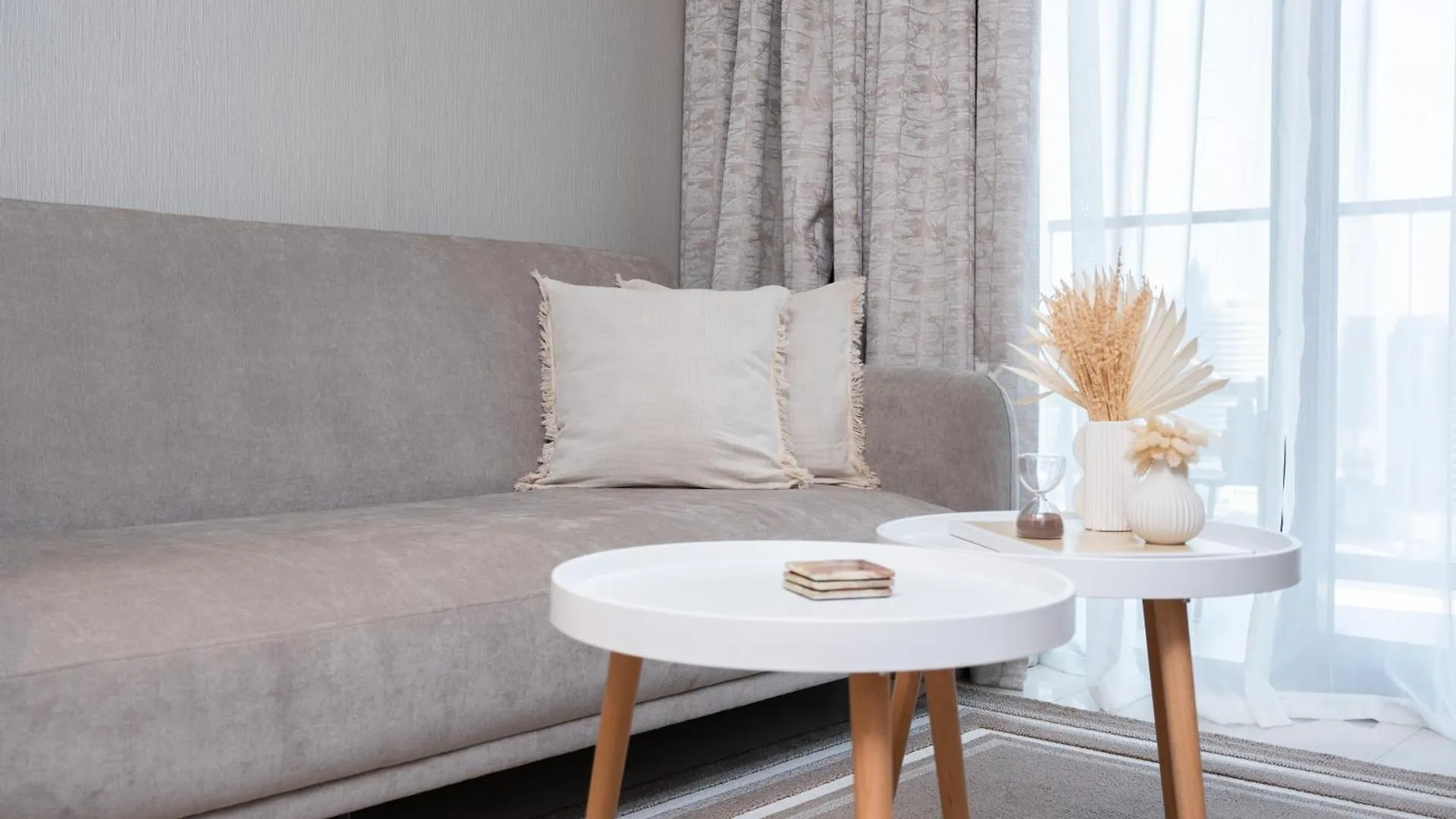 Keyrock Living - Lakeview Escape In Business Bay Dubai United Arab Emirates